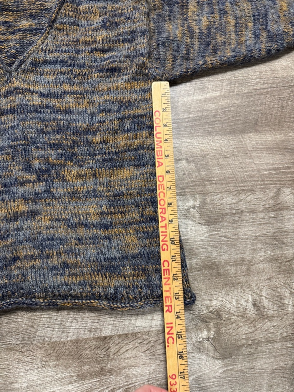 American South Side Alpaca Wool V-Neck Sweater - Picture 7 of 9